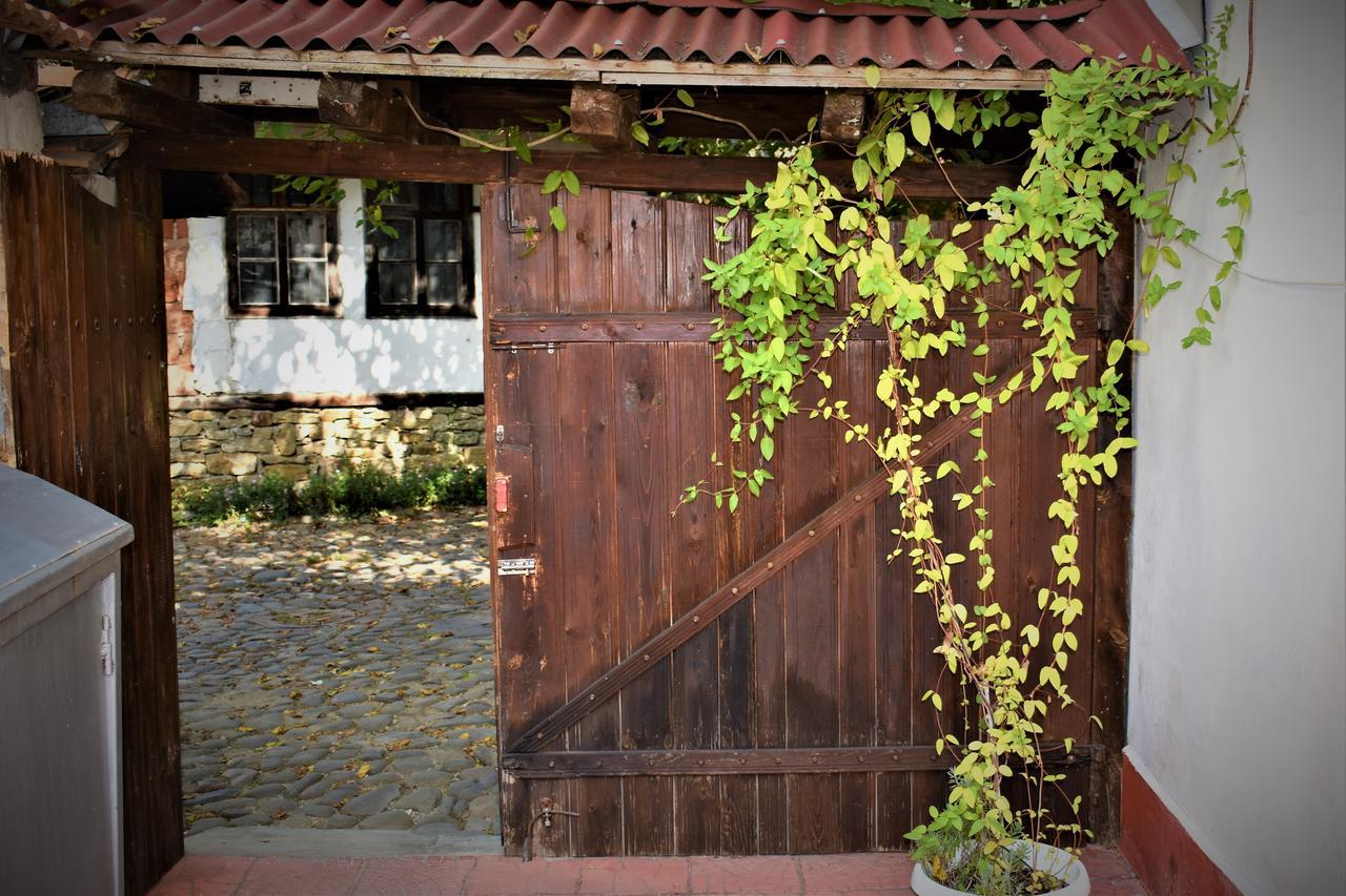 Hotel Bilyana Lovech Bagian luar foto