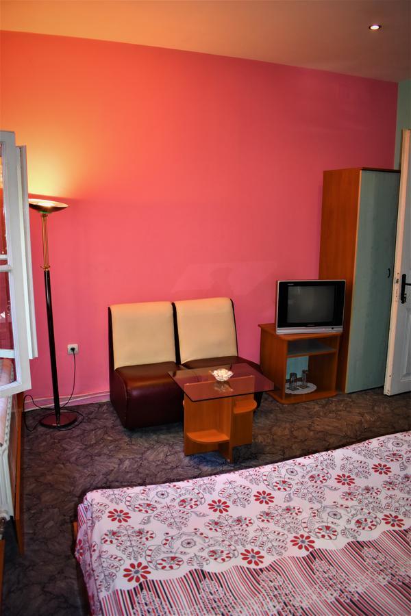 Hotel Bilyana Lovech Bagian luar foto