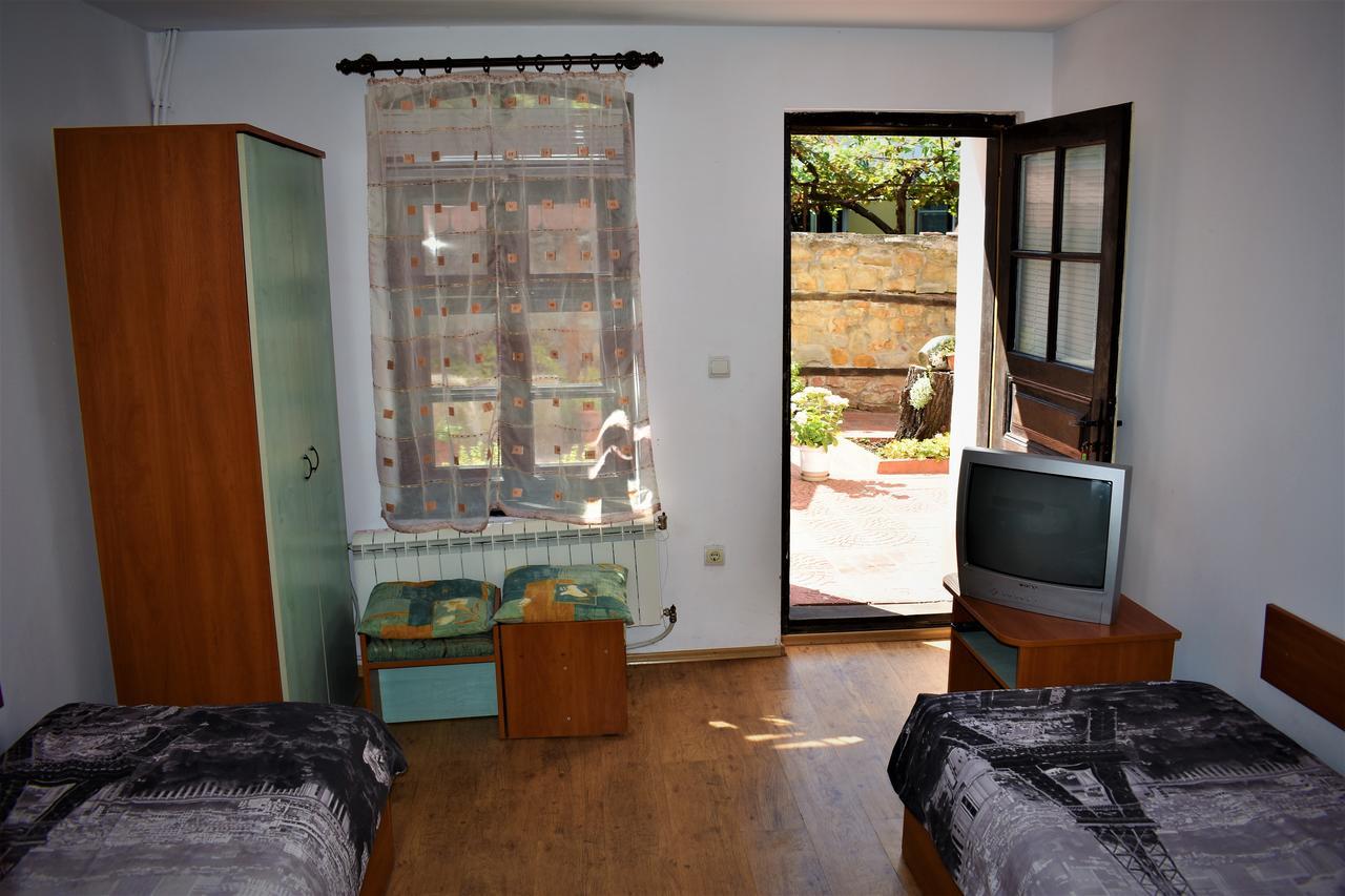 Hotel Bilyana Lovech Bagian luar foto
